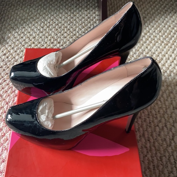 Black Patent heels, never used. With original box - Picture 2 of 8